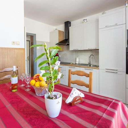 Apartment Mira "Pet Friendly" Crikvenica Exterior photo