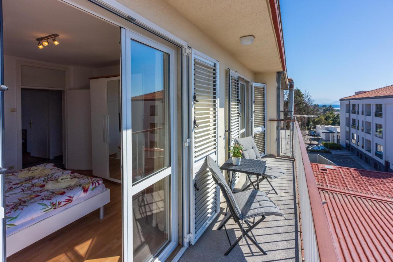 Apartment Mira "Pet Friendly" Crikvenica Exterior photo